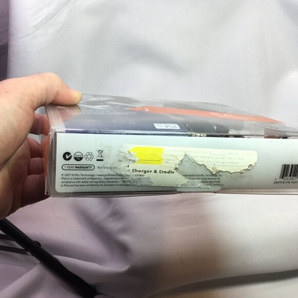 Griffin Technology TuneFlex AUX for iPod and iPod Nano with 30 Pin Connector - Picture 2 of 6